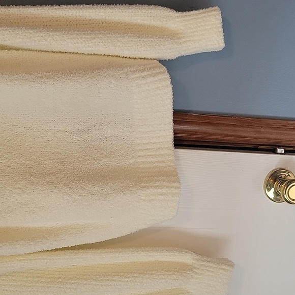 🆕️ SO Woman's Sweater Size Large - Picture 6 of 8